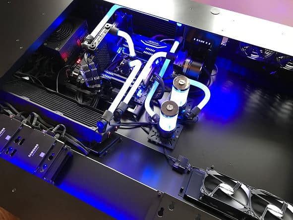 Lian Li DK-05 Liquid Cooled Build 3